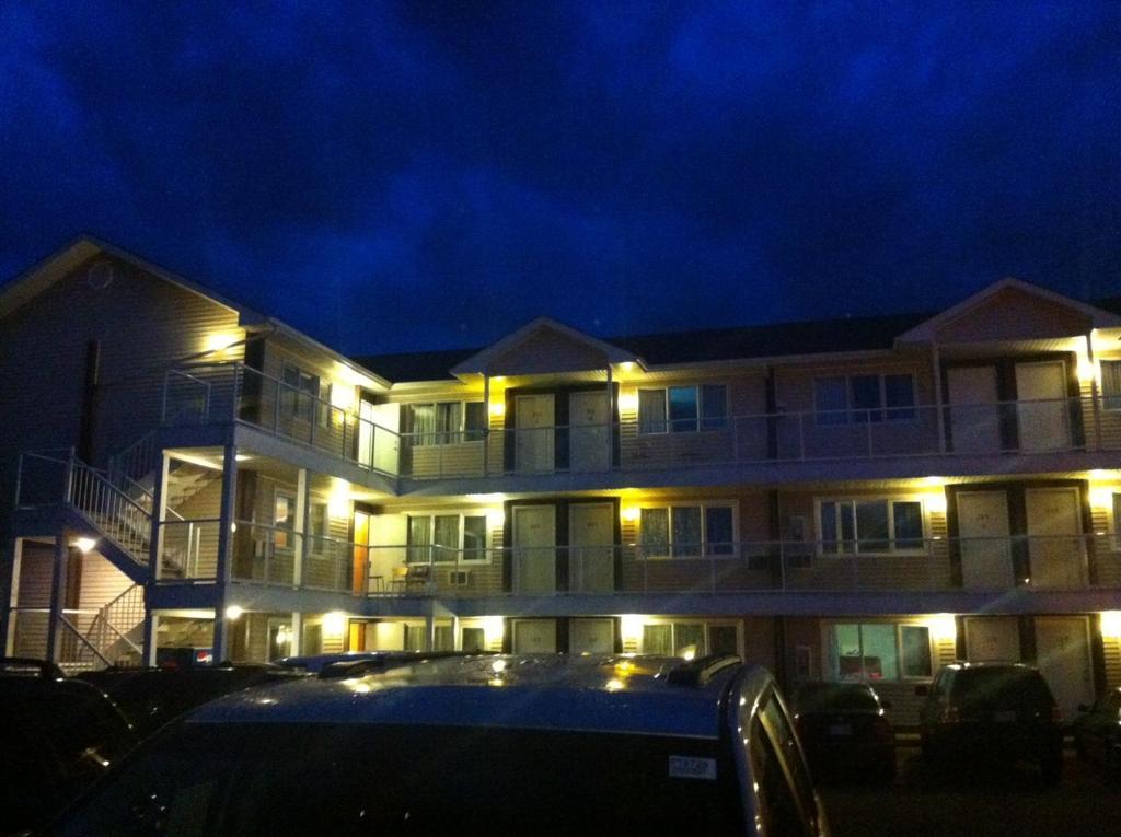Raccoon Lodge Motel Sylvan Lake Dış mekan fotoğraf