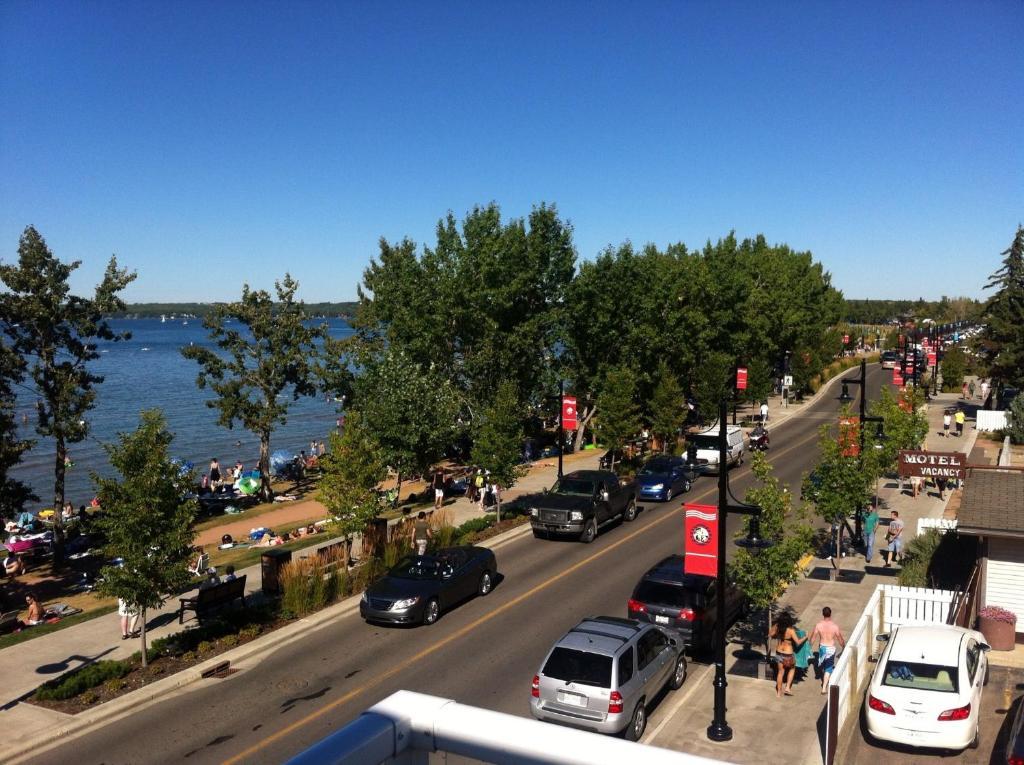 Raccoon Lodge Motel Sylvan Lake Dış mekan fotoğraf